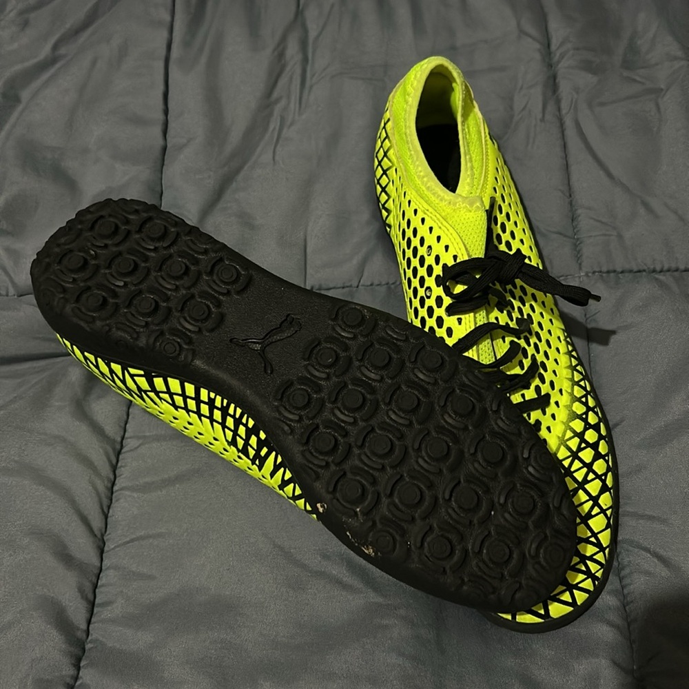 Shoes - Picture 2 of 2